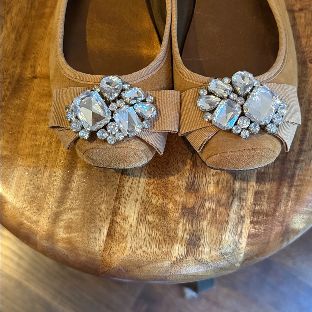 Jessica Simpson Gold Velvet Flats with Crystal embellishments Sz 8.5 medium NWOB - Picture 4 of 11